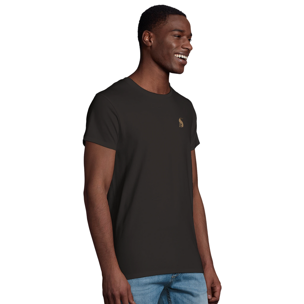 Homme souriant portant le t-shirt Bameneli noir, vue de profil