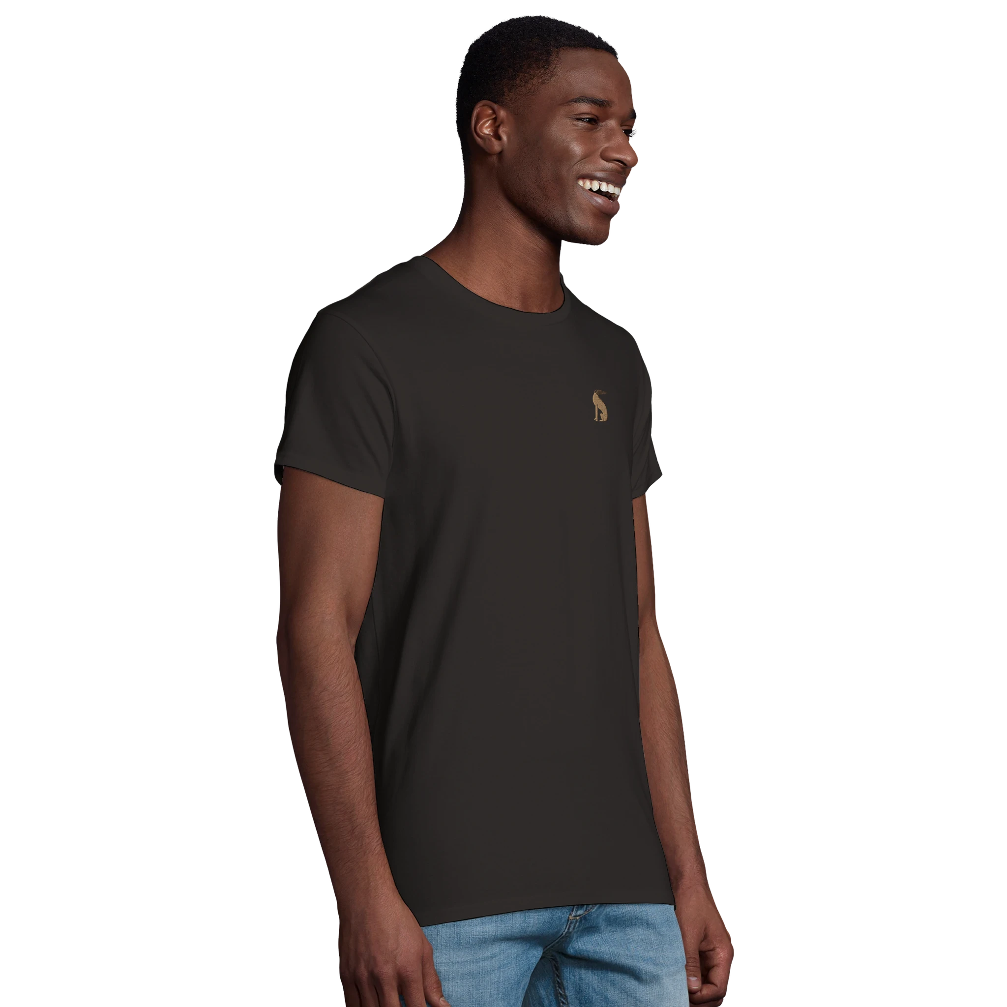 Homme souriant portant le t-shirt Bameneli noir, vue de profil